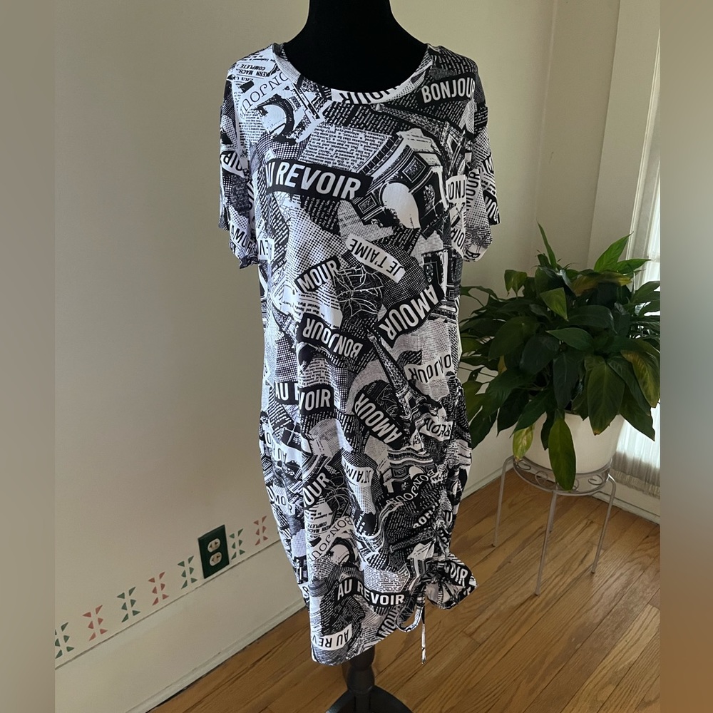 No Boundaries Short Sleeve Cinch Side French Words Dress - Junior Size XXXL